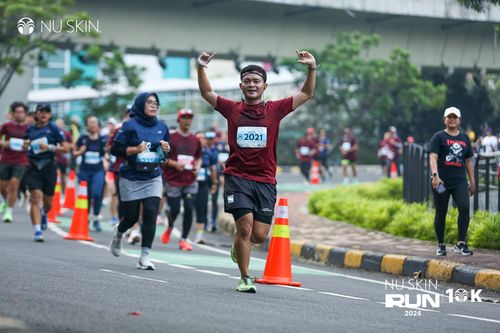 Race photo from Nu Skin Run 10K