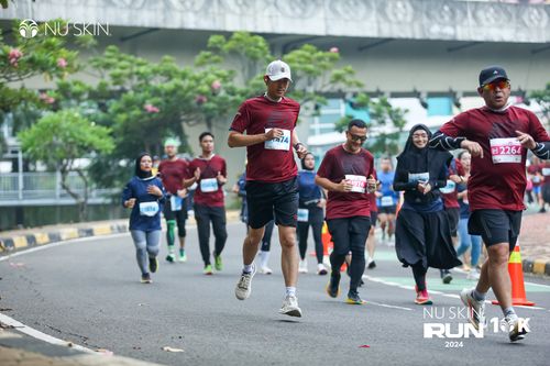 Race photo from Nu Skin Run 10K