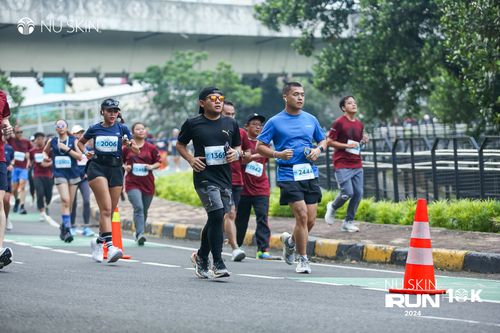 Race photo from Nu Skin Run 10K