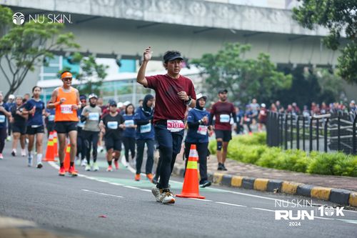 Race photo from Nu Skin Run 10K