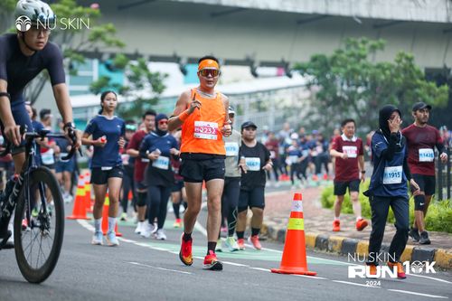 Race photo from Nu Skin Run 10K