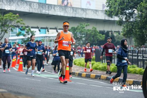 Race photo from Nu Skin Run 10K