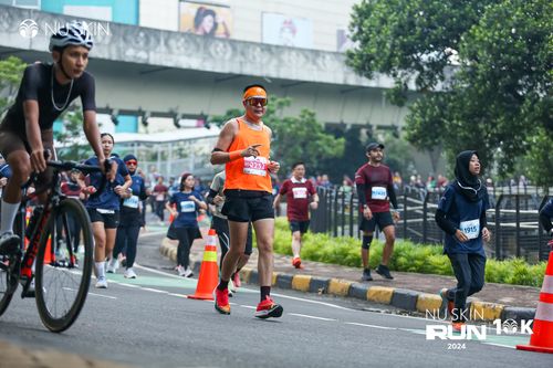 Race photo from Nu Skin Run 10K