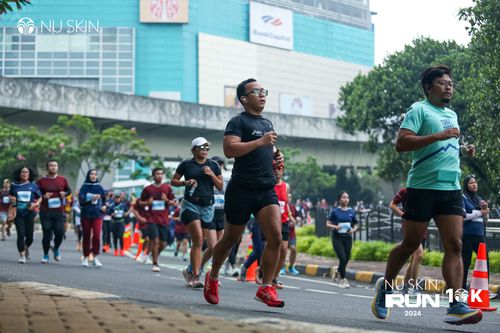 Race photo from Nu Skin Run 10K