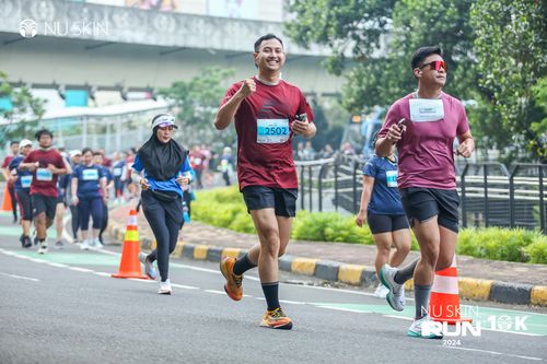 Race photo from Nu Skin Run 10K