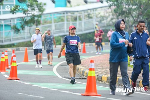 Race photo from Nu Skin Run 10K