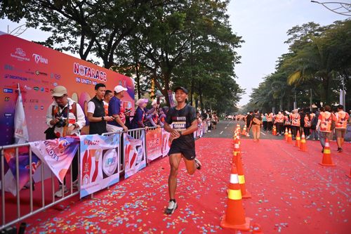 Race photo from NOTARACE 2025