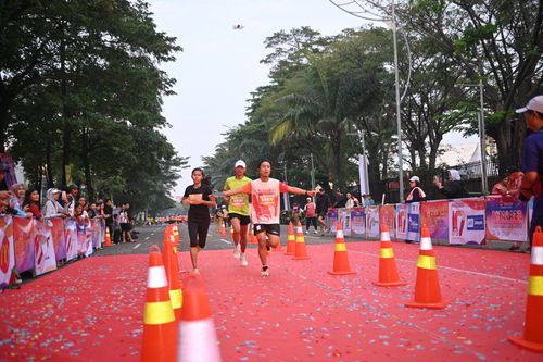 Race photo from NOTARACE 2025