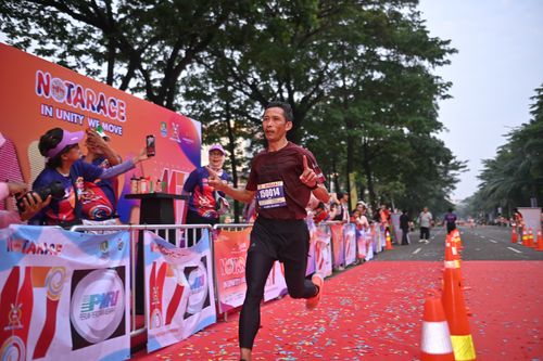 Race photo from NOTARACE 2025