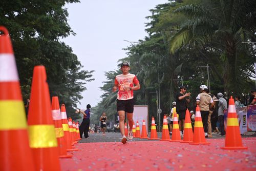 Race photo from NOTARACE 2025