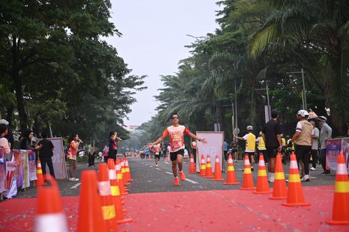 Race photo from NOTARACE 2025