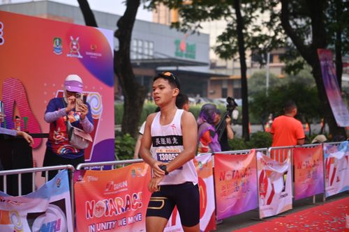 Race photo from NOTARACE 2025