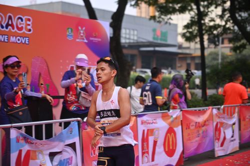Race photo from NOTARACE 2025