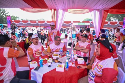 Race photo from NOTARACE 2025