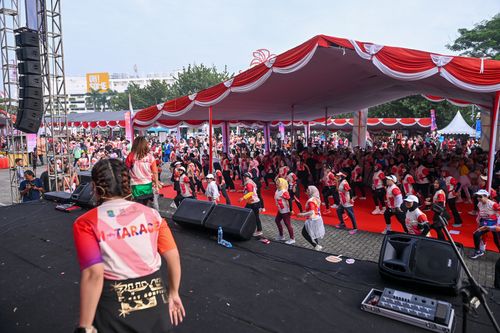Race photo from NOTARACE 2025