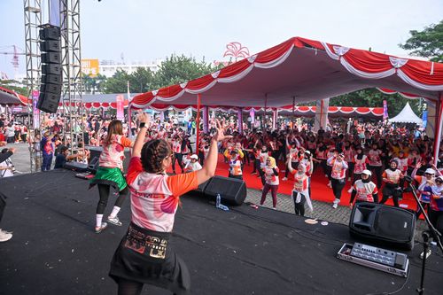 Race photo from NOTARACE 2025