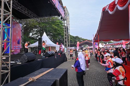 Race photo from NOTARACE 2025