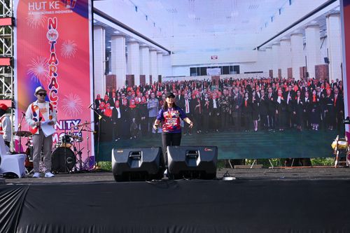 Race photo from NOTARACE 2025