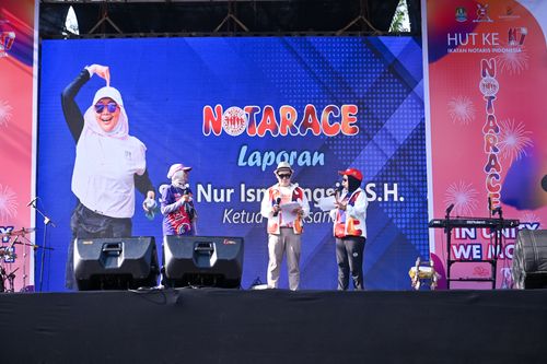 Race photo from NOTARACE 2025