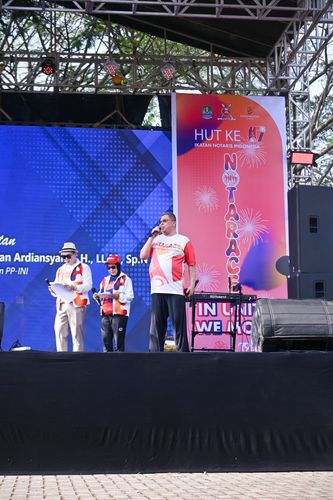 Race photo from NOTARACE 2025
