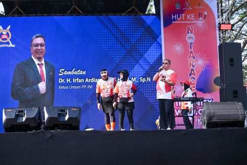 Race photo from NOTARACE 2025