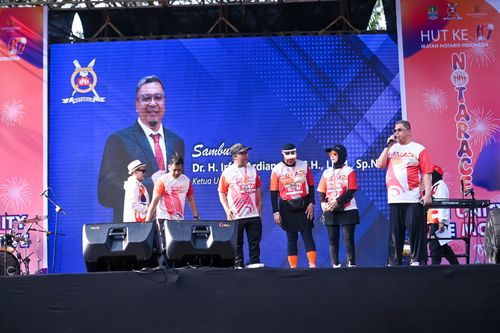 Race photo from NOTARACE 2025