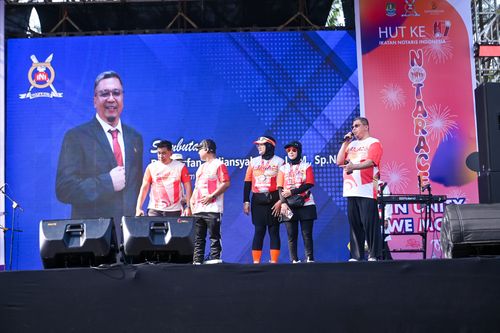 Race photo from NOTARACE 2025