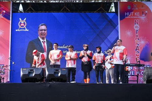 Race photo from NOTARACE 2025