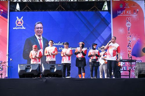 Race photo from NOTARACE 2025