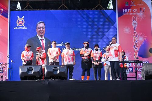 Race photo from NOTARACE 2025