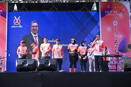 Race photo from NOTARACE 2025