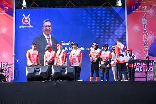 Race photo from NOTARACE 2025
