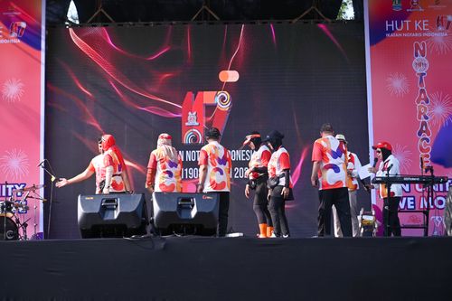 Race photo from NOTARACE 2025