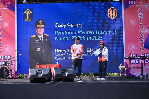 Race photo from NOTARACE 2025