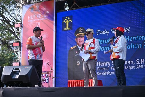 Race photo from NOTARACE 2025