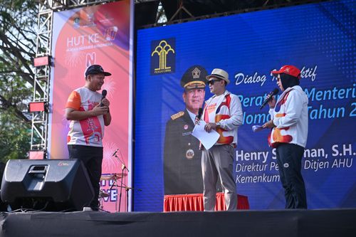 Race photo from NOTARACE 2025