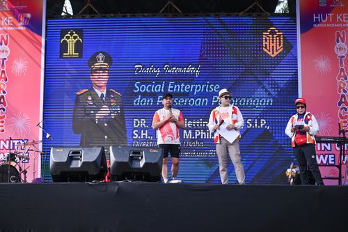 Race photo from NOTARACE 2025