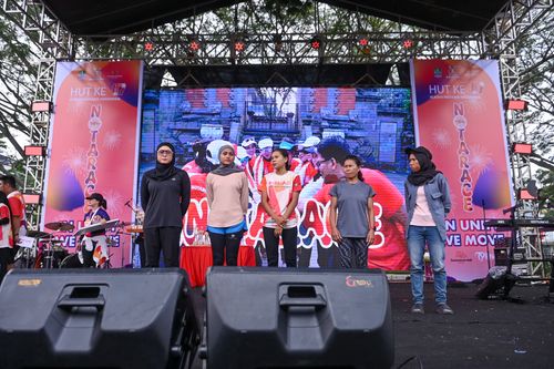 Race photo from NOTARACE 2025