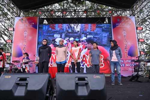 Race photo from NOTARACE 2025