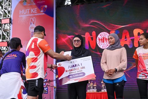 Race photo from NOTARACE 2025