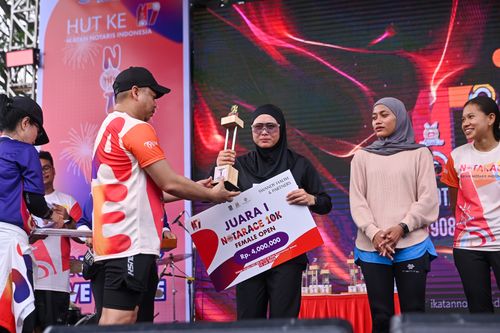 Race photo from NOTARACE 2025
