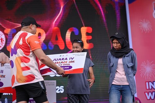 Race photo from NOTARACE 2025
