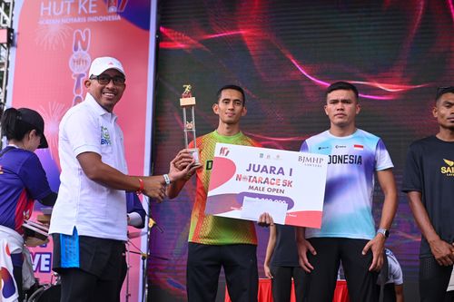 Race photo from NOTARACE 2025