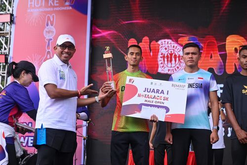 Race photo from NOTARACE 2025