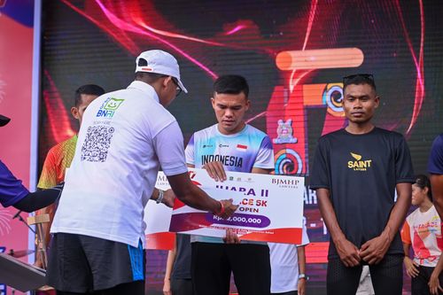 Race photo from NOTARACE 2025