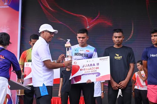 Race photo from NOTARACE 2025