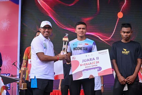 Race photo from NOTARACE 2025