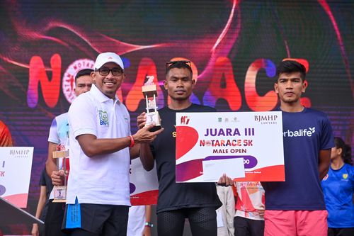 Race photo from NOTARACE 2025