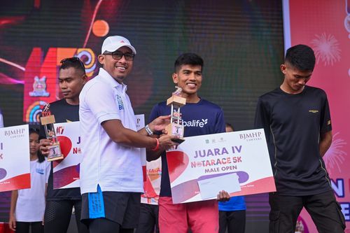 Race photo from NOTARACE 2025