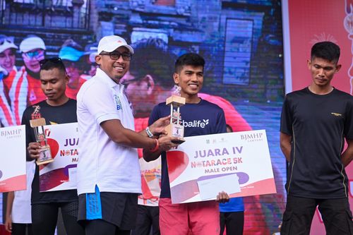 Race photo from NOTARACE 2025